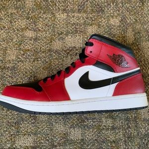 Jordan 1 Chicago Black Toe mids (size 11) no OG box